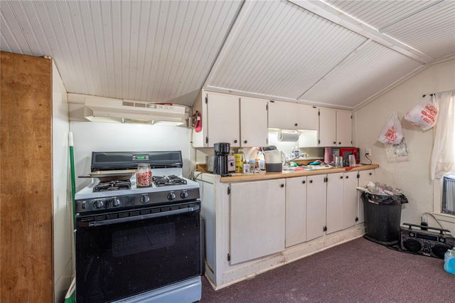 10553 S State Highway 71, Danevang, TX 77437