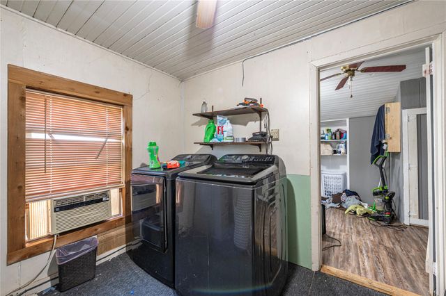 10553 S State Highway 71, Danevang, TX 77437