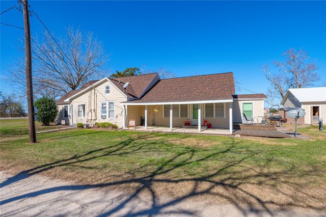 10553 S State Highway 71, Danevang, TX 77437