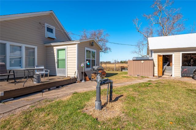 10553 S State Highway 71, Danevang, TX 77437