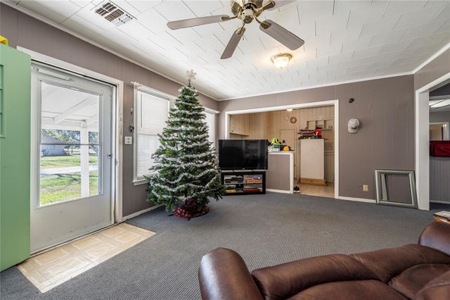 10553 S State Highway 71, Danevang, TX 77437