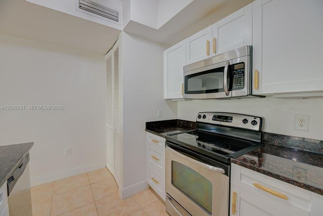 7350 SW 89th Street 2110S, Miami, FL 33156