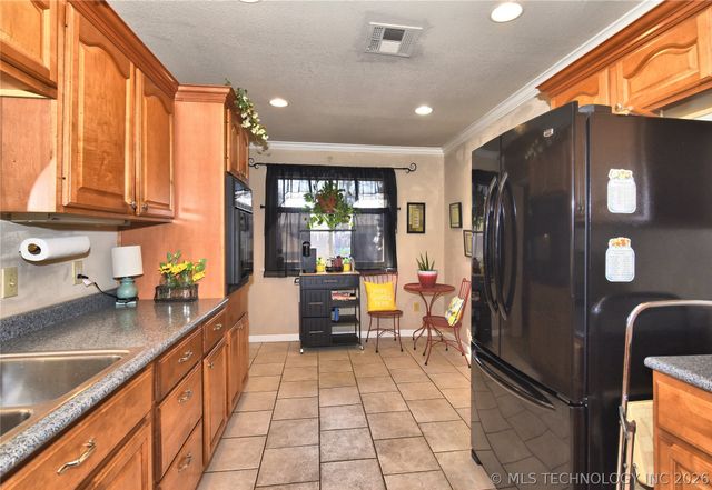 1810 W Independence Street N, Tulsa, OK 74127