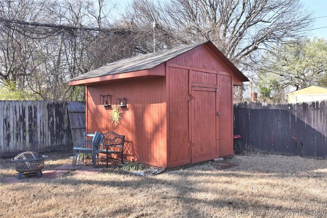 1810 W Independence Street N, Tulsa, OK 74127