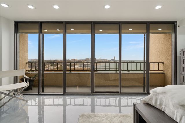 1400 Ocean Dr 1104A, Corpus Christi, TX 78404