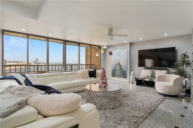 1400 Ocean Dr 1104A, Corpus Christi, TX 78404