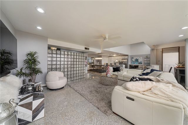 1400 Ocean Dr 1104A, Corpus Christi, TX 78404