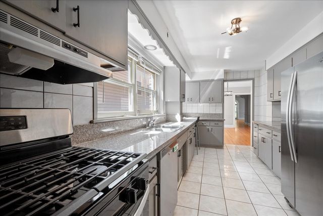 1414 Dobson Street 1, Evanston, IL 60202