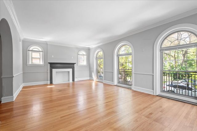 1414 Dobson Street 1, Evanston, IL 60202