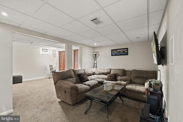 212 RIVER CT, Fieldsboro, NJ 08505