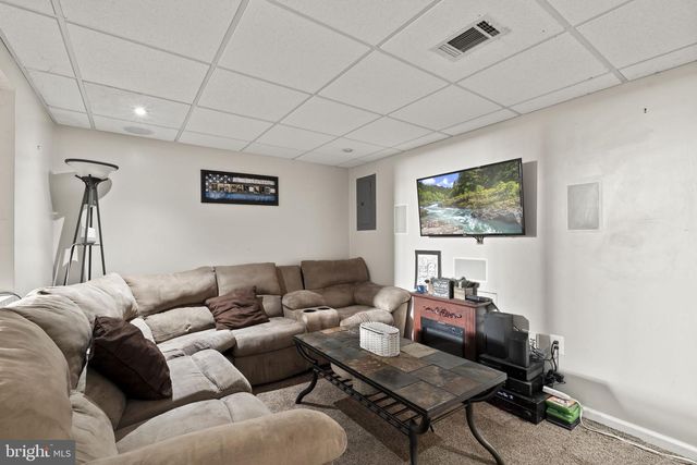 212 RIVER CT, Fieldsboro, NJ 08505