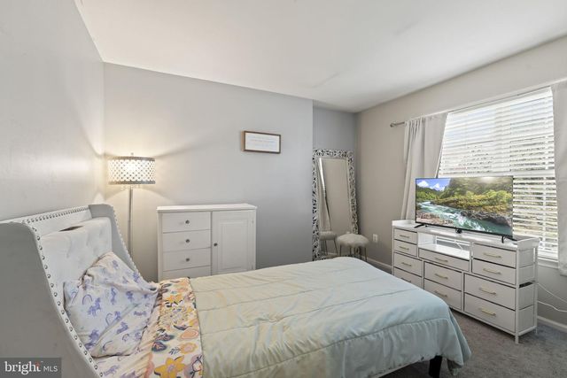 212 RIVER CT, Fieldsboro, NJ 08505