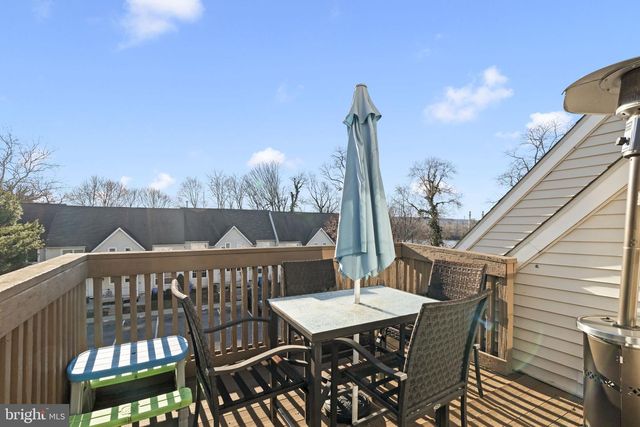 212 RIVER CT, Fieldsboro, NJ 08505