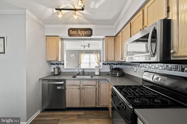 212 RIVER CT, Fieldsboro, NJ 08505