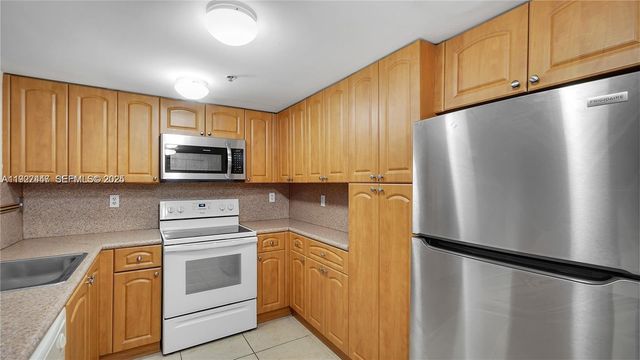 120 S Douglas Rd 505, Medley, FL 33134