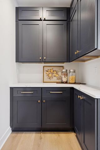 330 11th Avenue N, Hopkins, MN 55343