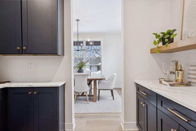 330 11th Avenue N, Hopkins, MN 55343