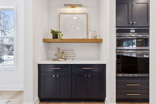 330 11th Avenue N, Hopkins, MN 55343