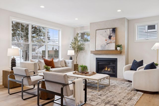 330 11th Avenue N, Hopkins, MN 55343