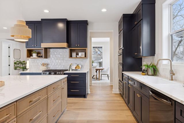 330 11th Avenue N, Hopkins, MN 55343