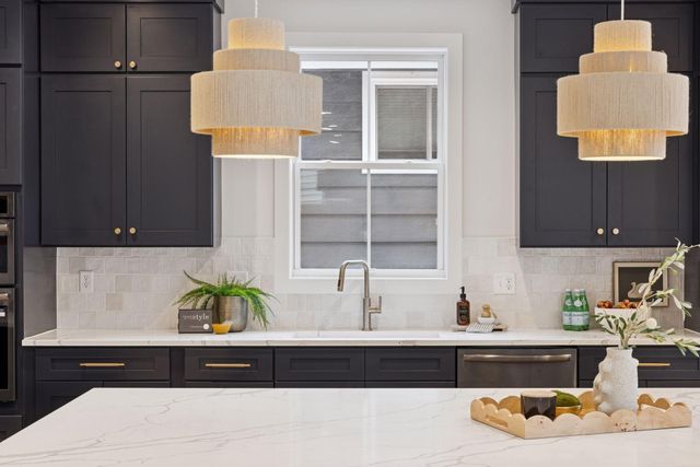 330 11th Avenue N, Hopkins, MN 55343