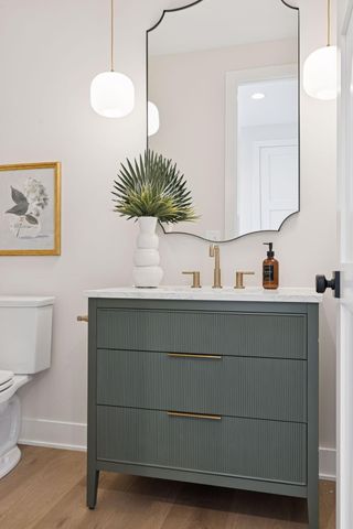 330 11th Avenue N, Hopkins, MN 55343