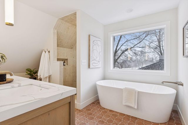 330 11th Avenue N, Hopkins, MN 55343