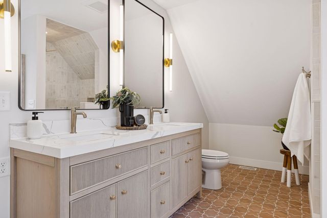 330 11th Avenue N, Hopkins, MN 55343