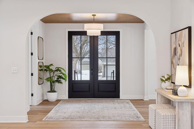 330 11th Avenue N, Hopkins, MN 55343