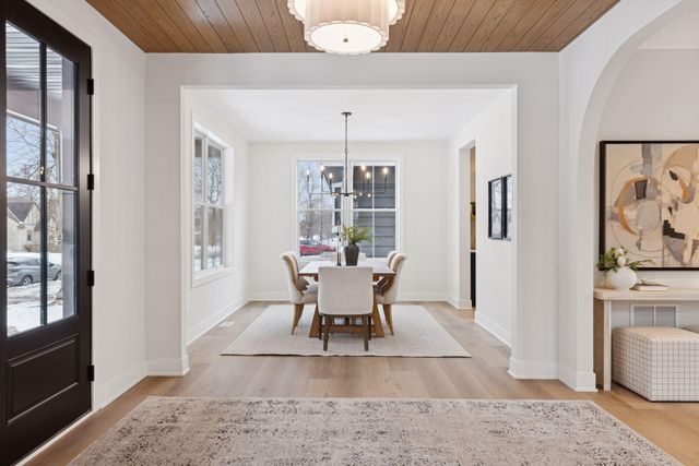 330 11th Avenue N, Hopkins, MN 55343