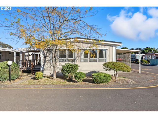 2902 E 2ND St 67, Newberg, OR 97132