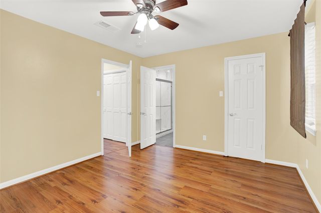 1870 Saxony Lane, Nassau Bay, TX 77058