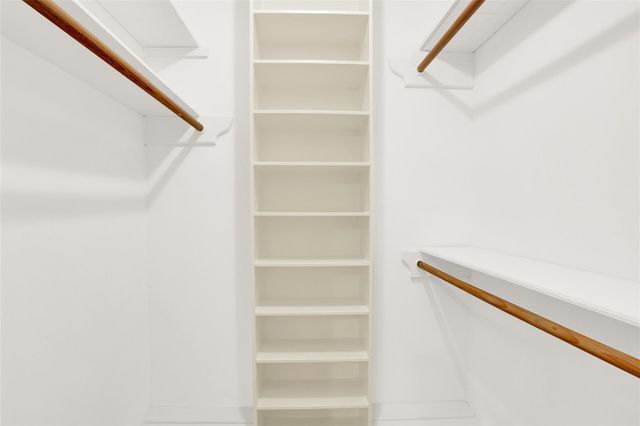 1870 Saxony Lane, Nassau Bay, TX 77058