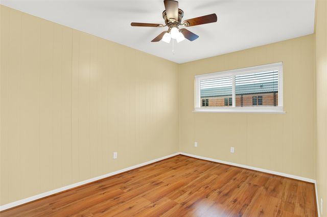 1870 Saxony Lane, Nassau Bay, TX 77058