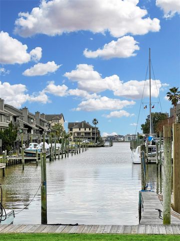 1870 Saxony Lane, Nassau Bay, TX 77058