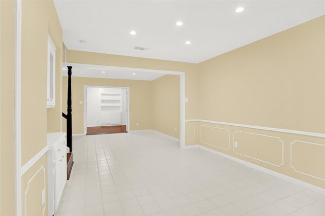 1870 Saxony Lane, Nassau Bay, TX 77058