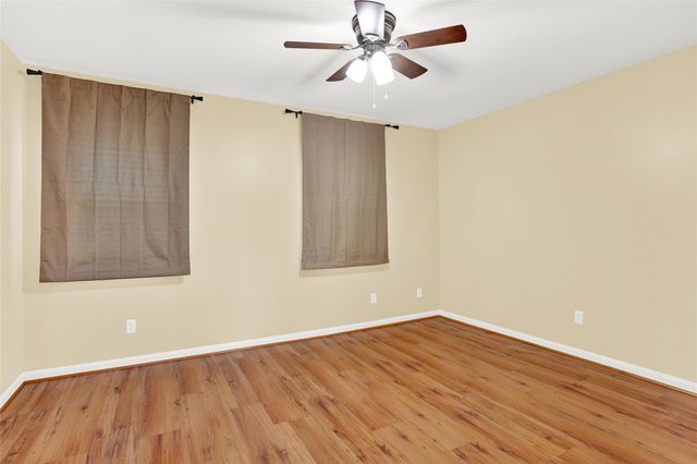 1870 Saxony Lane, Nassau Bay, TX 77058