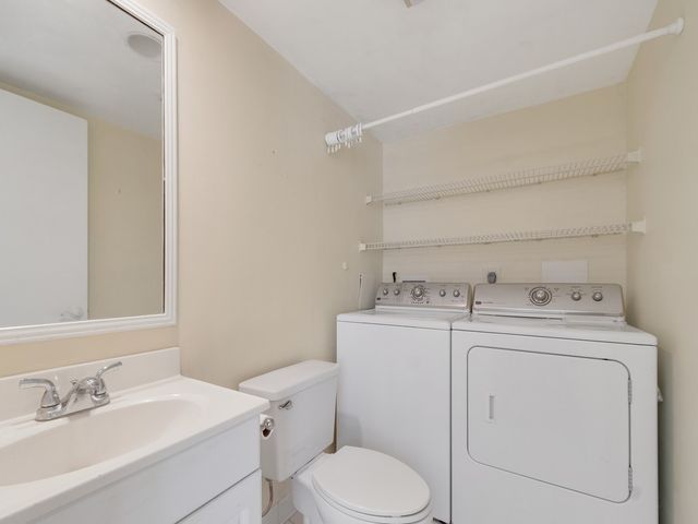 375 S Waverly Place 1D, Vero Beach, FL 32960