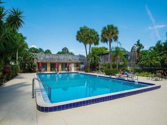 375 S Waverly Place 1D, Vero Beach, FL 32960
