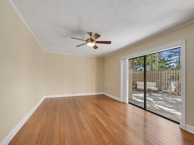 375 S Waverly Place 1D, Vero Beach, FL 32960