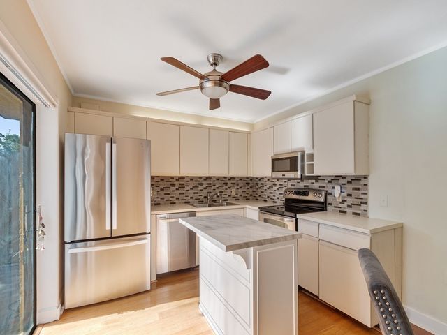 375 S Waverly Place 1D, Vero Beach, FL 32960