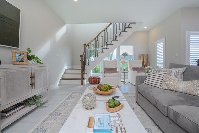 1871 Bay Shore Dr, Rockport, TX 78382