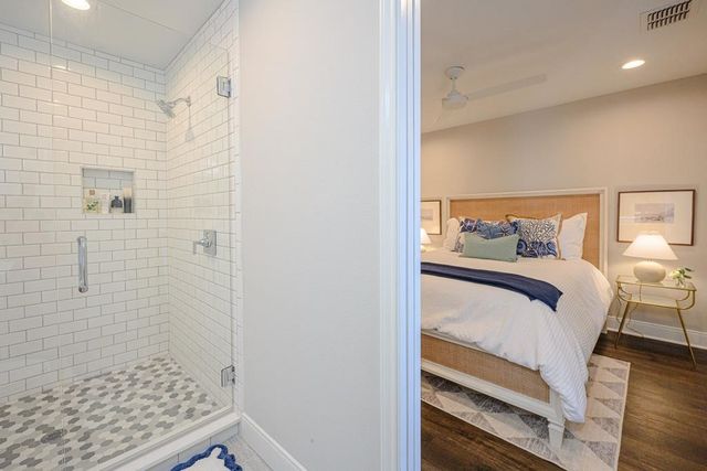 1871 Bay Shore Dr, Rockport, TX 78382