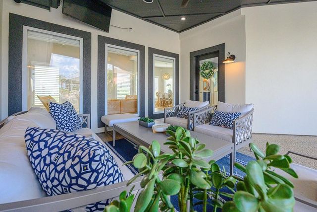 1871 Bay Shore Dr, Rockport, TX 78382