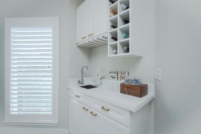 1871 Bay Shore Dr, Rockport, TX 78382