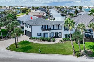 1871 Bay Shore Dr, Rockport, TX 78382
