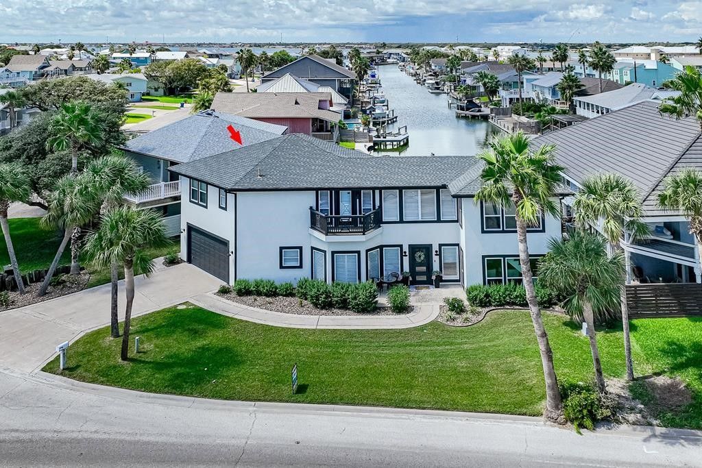 1871 Bay Shore Dr, Rockport, TX 78382