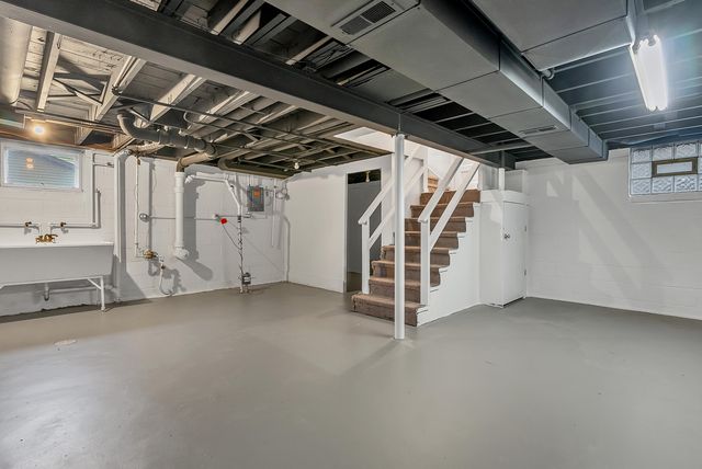 2727 Birch Avenue, Whiting, IN 46394