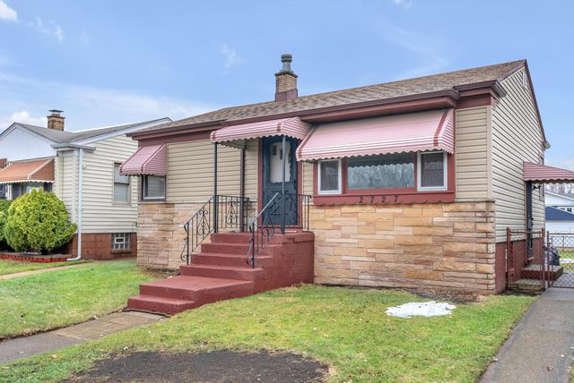 2727 Birch Avenue, Whiting, IN 46394