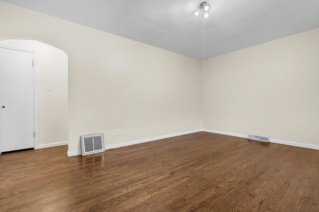 2727 Birch Avenue, Whiting, IN 46394